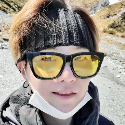 especialista em reclamação e consumidora de skol beats. Aqui tem de tudo, menos sanidade mental
só tem harry potter, mcfly, bts, joe e pau no cu do bolsonaro