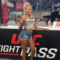 Angela Hill(@AngieOverkill) 's Twitter Profileg