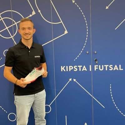 ⚽ Treinador de Futsal na ADCR Caxinas Licenciado em Educação Física e Desporto @KipstaFutsal