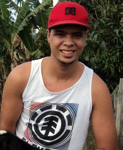 sou jogador de hand , musico , CORINTHIANO   e pai de 2 filhos lindos
