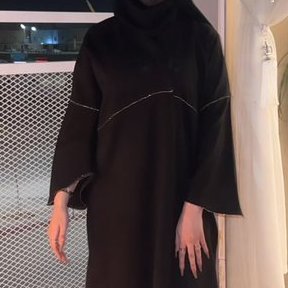عندما تمتلك روحاً جميلة
فأنت ترﻯ كل شي جميل..
وعندما تمتلك نفساً راضية
سترضى ولو بالقليل هكذا هي القناعة.👌🏻