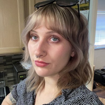 machine_gunmama's profile picture. 