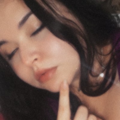 mediciner, são paulina e acolhedora dos dilemas existenciais. quem conhece pessoalmente não é bem vindo.