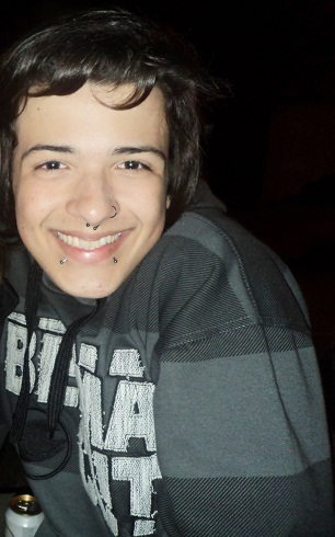 (antigo @doughot_ ) A vida ta sempre passando a rasteira, mas temos que ser fortes o suficiente pra dar o troco nela ! Minha razão @1brank ♥