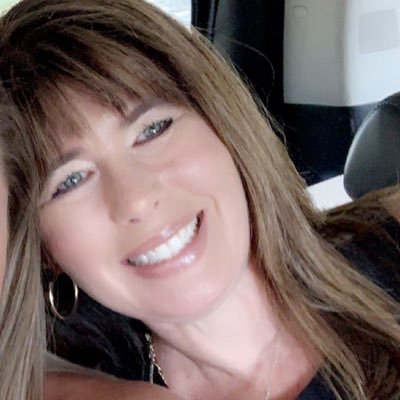 Kimk_ennis's profile picture. 