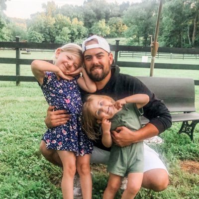 Girl Dad | Director of Partnerships @frontstretch | @TheATGPod🎧| @NASCARBPS🎙️ | #NASCAR Betting Analyst | Business Inquiries: Frontstretchdy@gmail.com