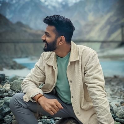 Mohitmeta's profile picture. an expert generalist