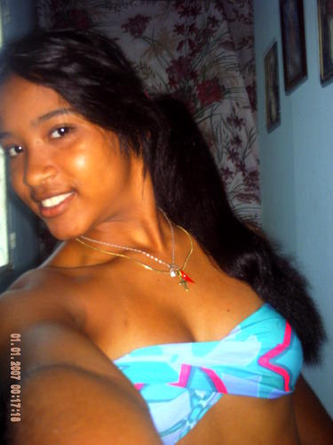 A distância mim empede, que eu te veja , mais não impede que eu te ame*_*(L)