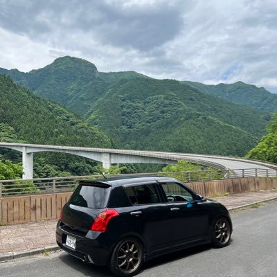 車遊び復活!31スイスポ乗りです。スイスポオーナーの方やかっこいいクルマをお乗り方をついついフォローしちゃいますがご了承下さい。気分転換がてら峠プロジェクトのステッカー集めをしつつ峠をドライブすることを開始!車の詳細はこちらhttps://t.co/Jwna60RDze