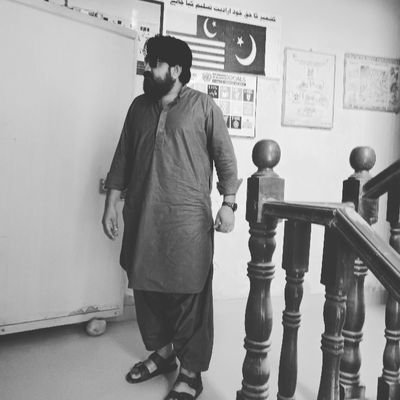 NaveedA21093385's profile picture. اسان جي عشق جو مزھب آھي انسان سان محبت...🙏