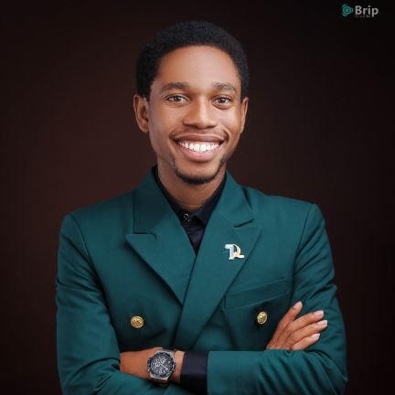 𝗧𝗵𝗲 𝗦𝗲𝗿𝗶𝗮𝗹 𝗜𝗻𝘃𝗲𝘀𝘁𝗼𝗿
Personal Finance Coach & Expert|25Under25 Awards Winner|Founder, @ffc_financial|Youngest African SUG President (ex)