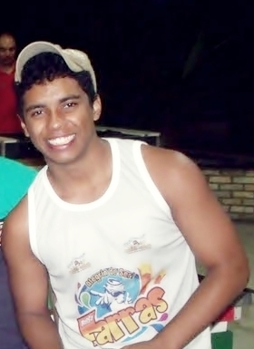 Solteiro, 18 anos, Canceriano, Não estou aqui Pra Levar tudo a sério, Mais Medindo beem tudoo q Faloo ;D