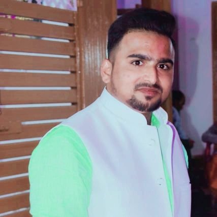 झूठी आवाज़ के लिए हाहाकार हूँ मैं, सत्य लिखने के लिए कलमकार हूँ मैं, अरे सिक्कों की खनक में बिकने वाला नही हूँ मैं, शायद इसीलिए पत्रकार हूँ मैं।
श्री सीता राम🚩