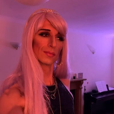 #Nonbinary #genderfluid . Being the change I want to see by putting myself out there. #neurodiverse #adhd she/they #heyoka