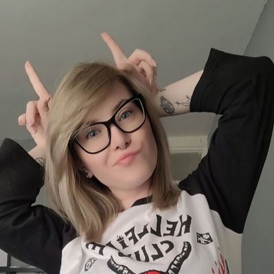 Gamer. Star Wars nerd. F1 Fanatic. Miss Marvel. Old Soul.