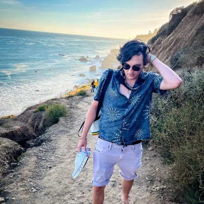 c_h_risp's profile picture. 🚶🏻‍♂️