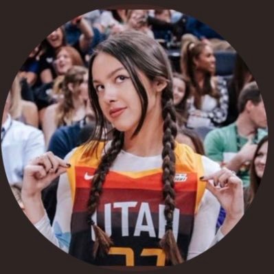 Utah Jazz #TakeNote || Go Cougs 💙💙 ||Football is my love language ||💋SWIFTIE 💋||ALL I THINK ABOUT IS KARMA! ➡️➡️ I have tRuSt iSSueS || Zach Wilson🤍 || KEY