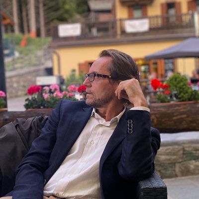 MDrillbreads's profile picture. Sono stato in banca per dare un'occhiata ai miei risparmi. Ho scoperto di avere tutto il denaro che mi serve. Se muoio domani.