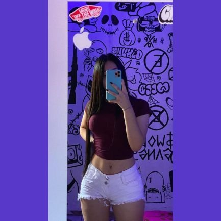 Jana71728961's profile picture. “They look so bright and pretty.” 
  ☺