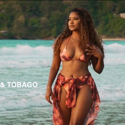 Be yourself, whatever that may be hunni 😚🌸🧚🏼♀️ 🇹🇹 IG: Karolina.achong | Artist