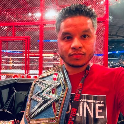 Digital creator | Sports Entertainment 🤼‍♂️ 🥊 🪜 🎤 🏆 🇵🇷 Bloodline. Wrestling Theories From creative angle 🎬 check out my pinned tweet thread👇🏽#WWE #AEW