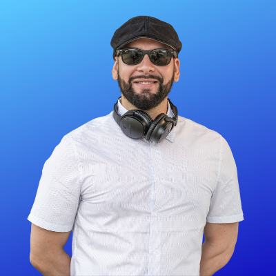 Podcast marketing consultant and community builder helping creators and brands grow through strategic podcasting and community engagement.