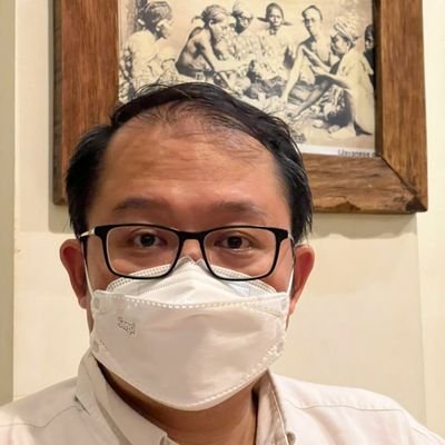 Manusia biasa yang senang diskusi kedokteran, kesehatan, manajemen kesehatan, public health dan sistem kesehatan...! LIKE belum tentu setuju.