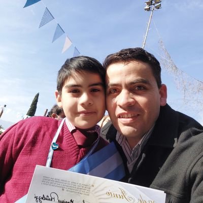 PAPA DE BALTAZAR Y PAULINA. RIOJANO NACIDO PARA CHAYAR MILITANTE POLÍTICO ENTUSIASTA DEL FÚTBOL. SIEMPRE VAMOS POR MAS.