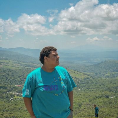 Jesus at the center of it all._
Instagram: _Chavezluis