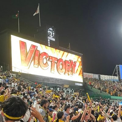 阪神タイガース応援用専用垢、年間シートブリーズ、公式FCプレミアム資格、ダイヤモンドプラス会員、島本推し。昔ながらの阪神ファンの習性かネガティブな呟きも多いです。選手やベンチを人格否定誹謗中傷はしませんが怠慢、不甲斐ないプレーは非難します。だって勝って欲しいもん。大阪生まれで長年東京在住、今は大阪在住京都勤務。