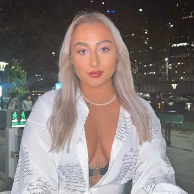 Georgiiacook's profile picture. ⭑ I make clothes & take lots of naps ⭑