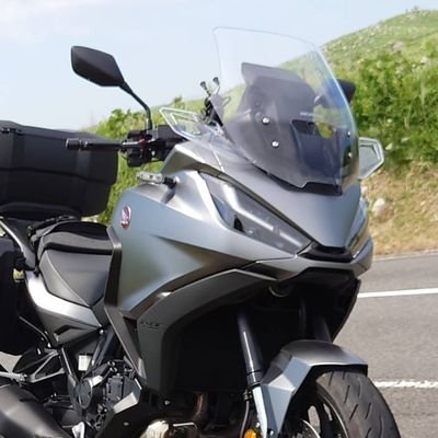 バイクとサッカー、登山、キャンプなどアウトドアが大好きな還暦の爺ぃです!NT1100に乗って妻とタンデムツーリングを楽しんでます。週末を超充実した時間を過ごしてます。 YouTubeも始めました😁 https://t.co/0YVYB7AxQa