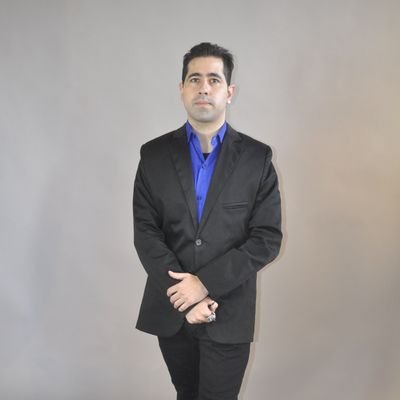 Tec en Ceremonial y Protocolo,guitarrista,deportista,ama el rock,padre,hijo,tio,padrino,sobrino,esposo etc