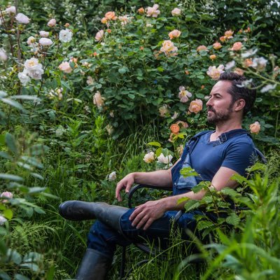 Wild Gardener, Artist, Vegan, Nature❤️er🌍Born @ 336.14ppm The Green Revolution is overdue. Break free of the insanity of humanity #EndSpeciesism