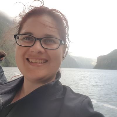 Tandbook5's profile picture. Slightly netball obsessed, tea drinking, trivia nerd who loves to read and travel.