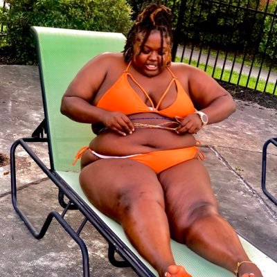 she/her✨ 28✨Pan🏳️🌈✨ I’m innocent I promise 🥺👉🏾👈🏾 👻:@eatmydimples96 📸:@gorgeously_gifted TikTok:@gorgeously_gifted18