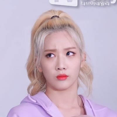 kimlipssi's profile picture. 김죽김살;