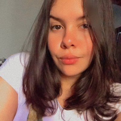 Instagram: @gardioli_bia; 💟 21 anos; ⚛tec. enfermagem; ☮leitora e estudante; ✝cristã; crf 🖤❤