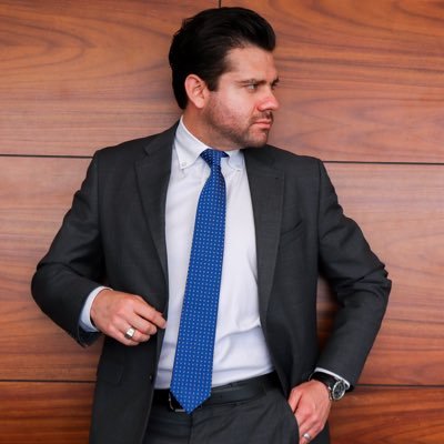 Asesor y Promotor de BLACKBULL ADVISORS (ASESORES EN INVERSIONES INDEPENDIENTE) 5Pilares en mi mente: NEGOCIOS, MÚSICA, FUTBOL, TAUROMAQUIA, VIDA CAMPESTRE.