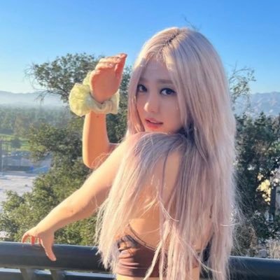 glowinning_'s profile picture. hi