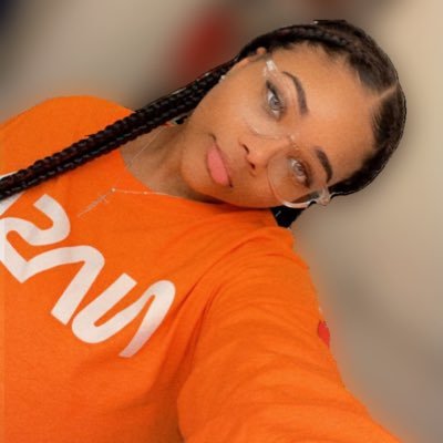 lul_mimi_'s profile picture. 20 | IG:mimii.c_ |