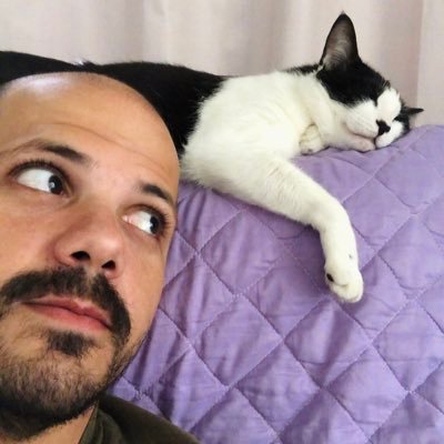 Como um bom pisciano: Rico em sonhos e pobre em Ouro.