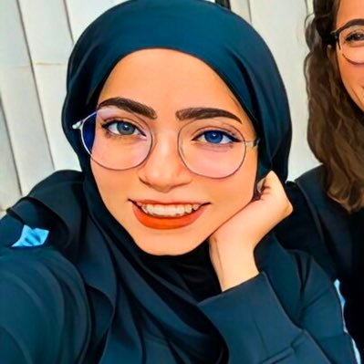 _zainabaws's profile picture. Solutions architect @ AWS ☁️