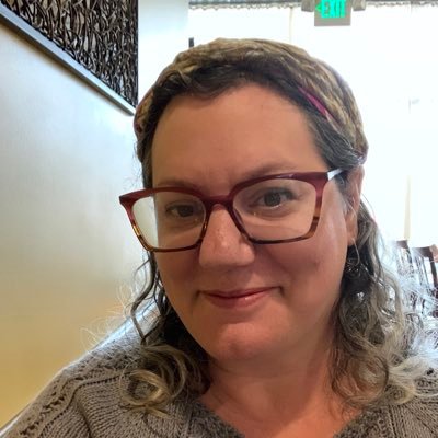 Mom/wife, librarian/teacher, fiber artist. She/her