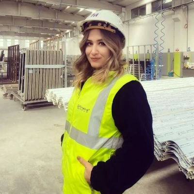 I'm a woman who love the work of nature, fun and easy to be with.