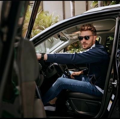 san_burrai's profile picture. BSC 💛,  MUFC ❤ y RMCF 🤍.
Cr7 ❤
tmb banco al Chelsea a veces 
hincha y socio de Javier Burrai.

twiteo para la gente que sabe de Twitter