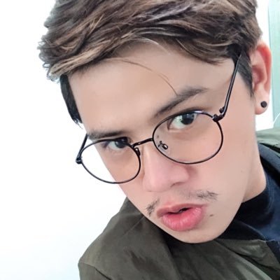 abshhhhhhh's profile picture. I’m a complex being