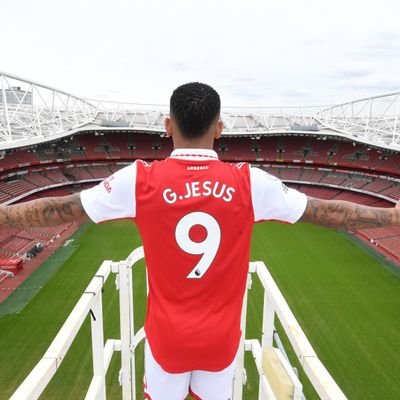 TheSmithRowe10's profile picture. no longer five foot four