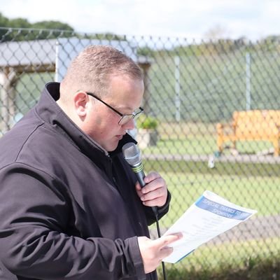 IT Professional - Upper Theale Resident - Involved with the mens @BurghfieldFC - Reading FC ST holder. #uptheroweboi