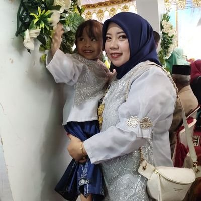 Ig : Emhyl Rachmi
Fb : Emhyl Rachmi
Line : emil.rachmi